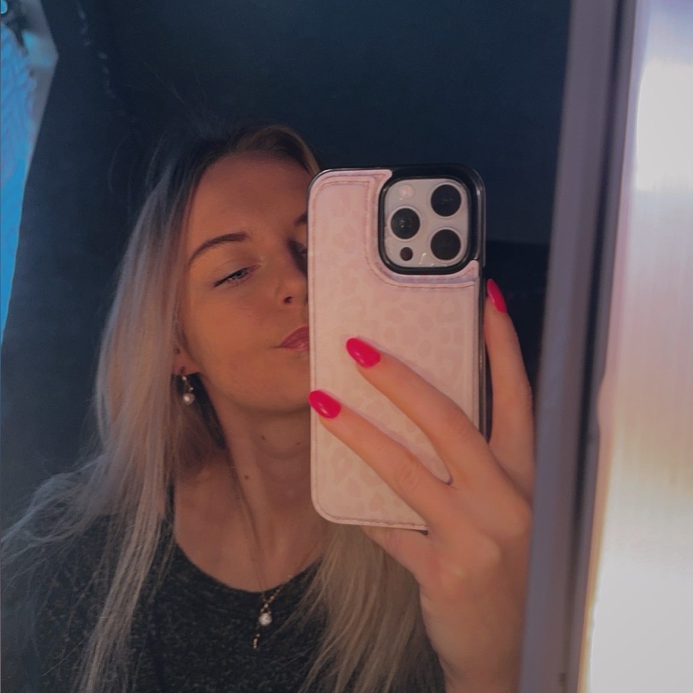 Meet your Posher, Abbie